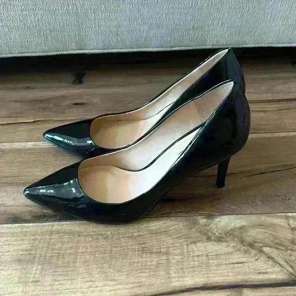 BCBGeneration Levonne Pump - Picture 4 of 15